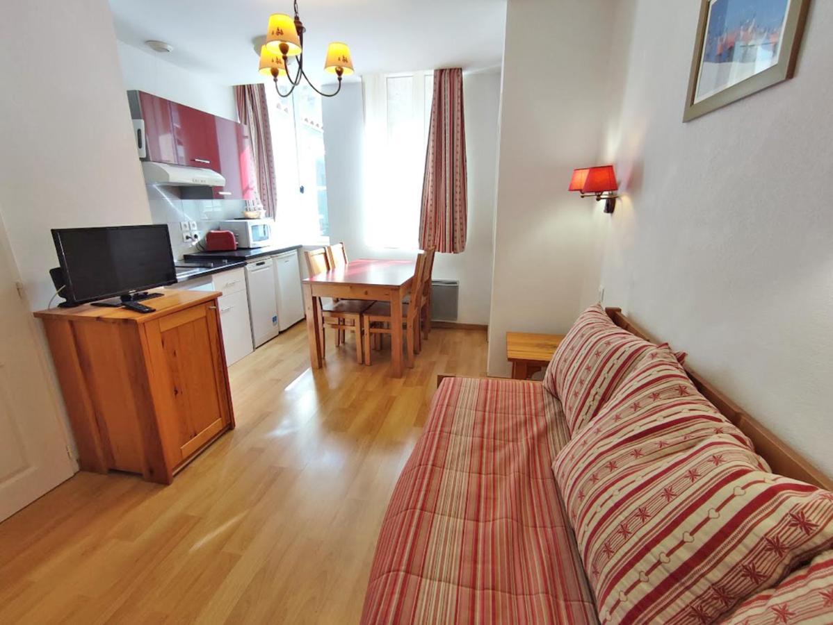 Pat 83, T2, Centre Luchon, Wifi, Casier A Skis, 4 Personnes Bagneres-de-Luchon Exterior foto